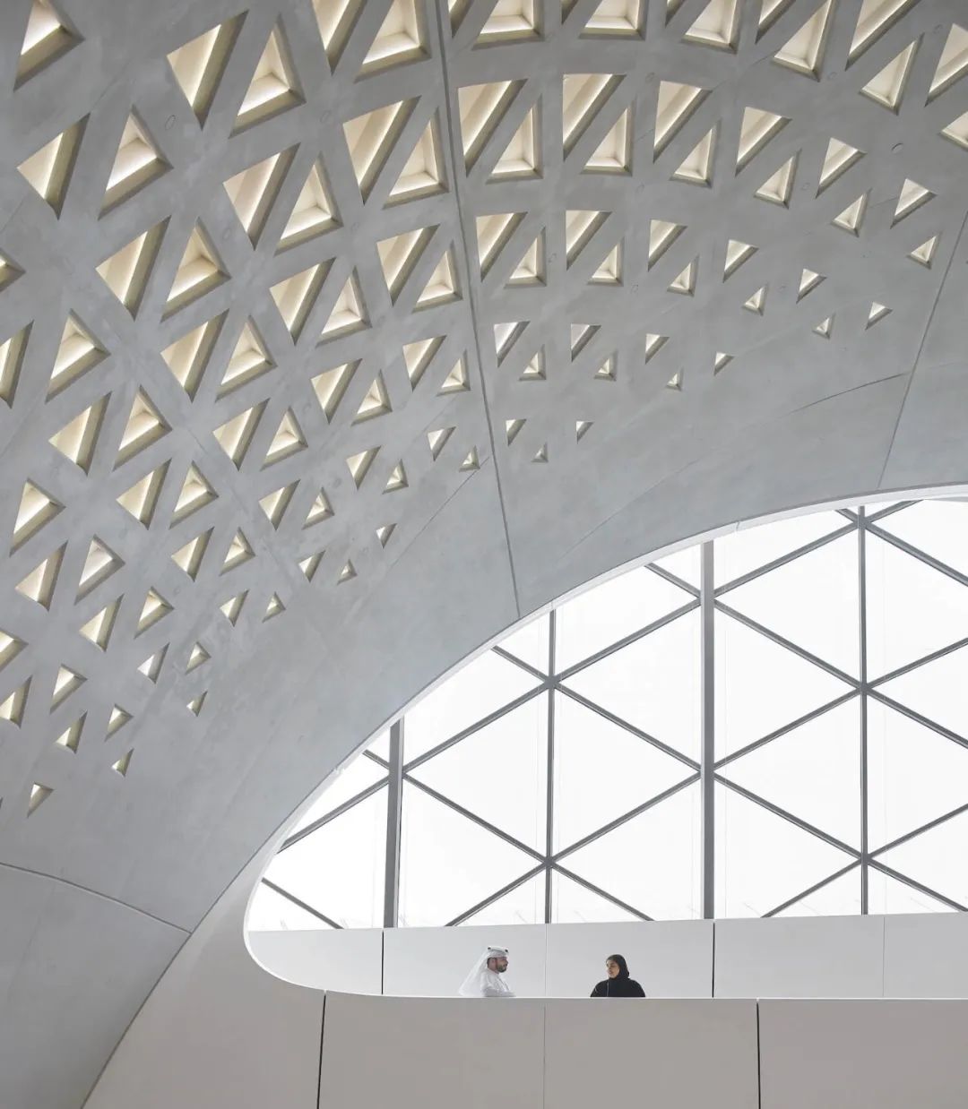 扎哈·哈迪德又一重要遗作建成！BEEAH 总部在阿联酋沙迦开业(图8)
