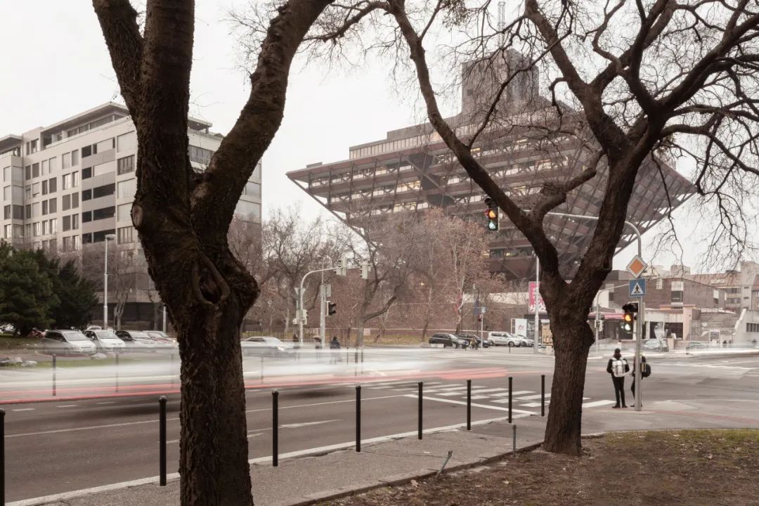 斯洛伐克广播大楼：被评为世界最丑建筑的它其实并不丑(图10)