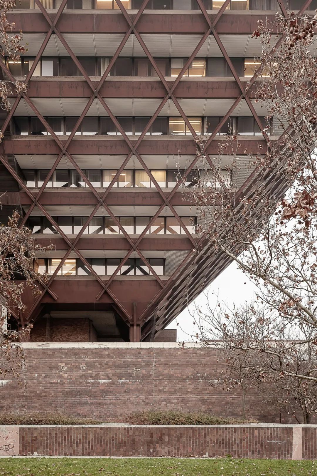 斯洛伐克广播大楼：被评为世界最丑建筑的它其实并不丑(图6)