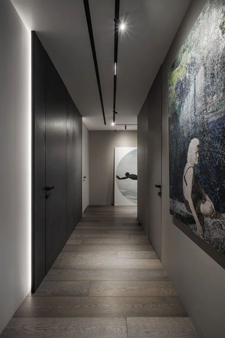 160m²高级灰公寓，极致的现代感(图3)