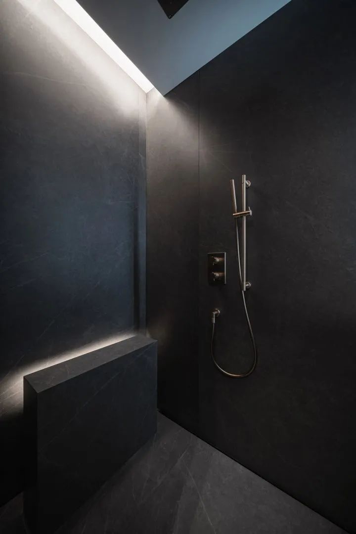 160m²高级灰公寓，极致的现代感(图20)