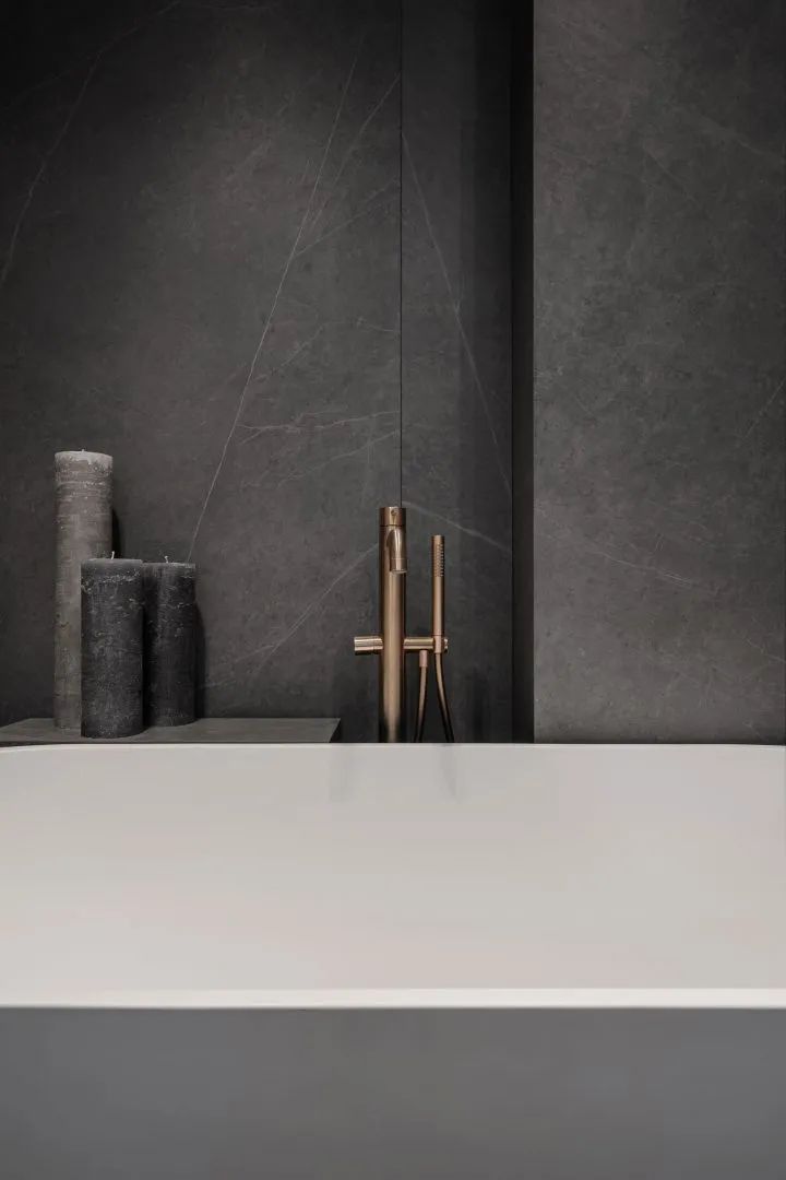 160m²高级灰公寓，极致的现代感(图23)