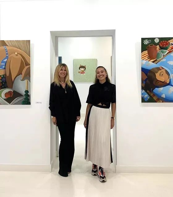 法国女人爱画大码女孩，登上《时尚芭莎》杂志，在巴黎办个展(图31)