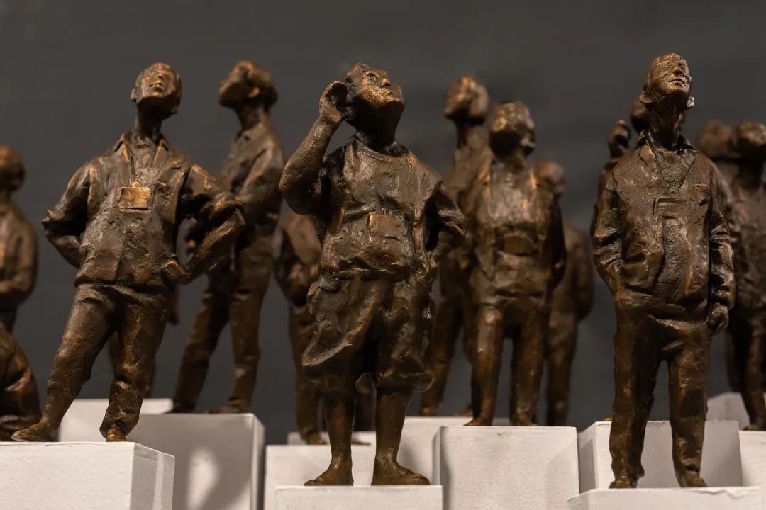 广美最硬核的毕设！用1400斤钢筋铸雕塑致敬建筑工人父亲……(图37)