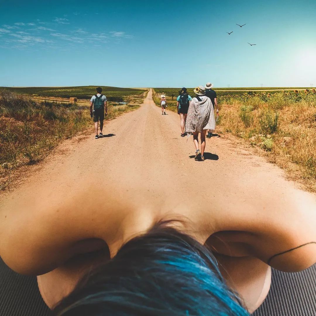 她用身体作画，10万粉丝捂脸看，这是我们能看的吗？她“好色”，但是我们好爱！(图9)