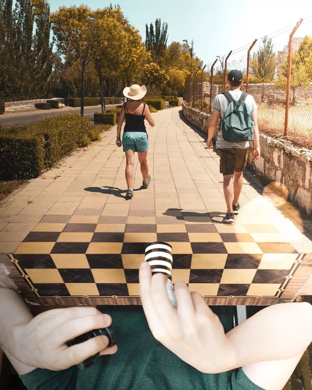 她用身体作画，10万粉丝捂脸看，这是我们能看的吗？她“好色”，但是我们好爱！(图31)