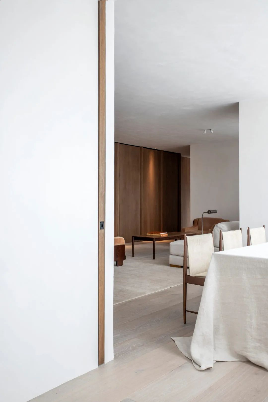 3套侘寂风公寓，质朴简约的高级感(图24)