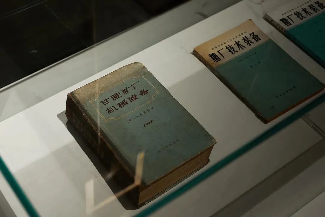破旧厂房:“变身”极简现代的文化博物馆(图39) 破旧厂房:“变身”极简现代的文化博物馆(图39)