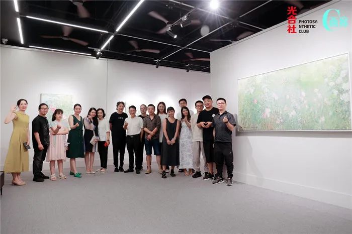 “何多苓师生展”让青年艺术家获得更多关注!