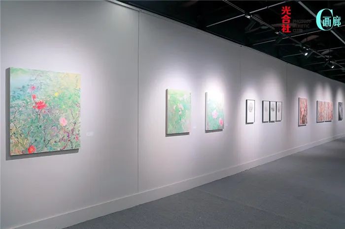 “何多苓师生展”让青年艺术家获得更多关注!(图2)