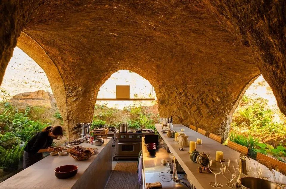 用考古的方式，挖出一座房子(图9)