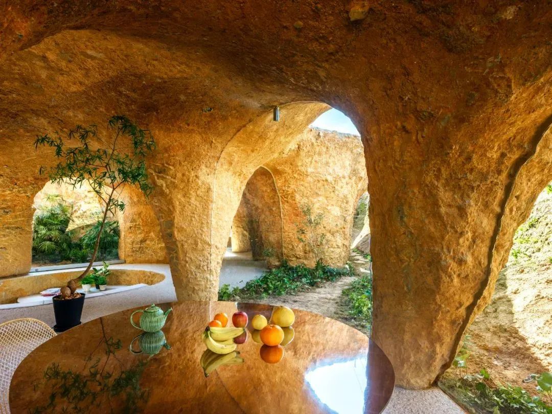 用考古的方式，挖出一座房子(图16)