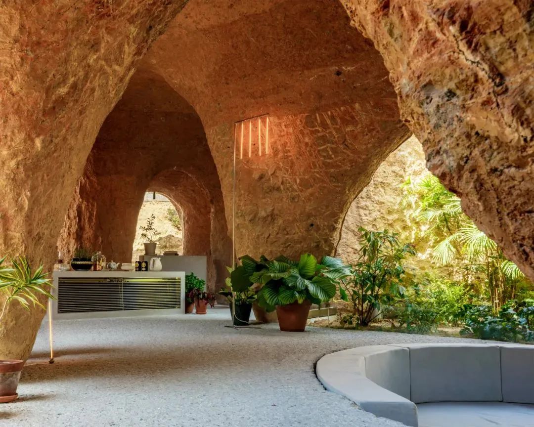 用考古的方式，挖出一座房子(图21)