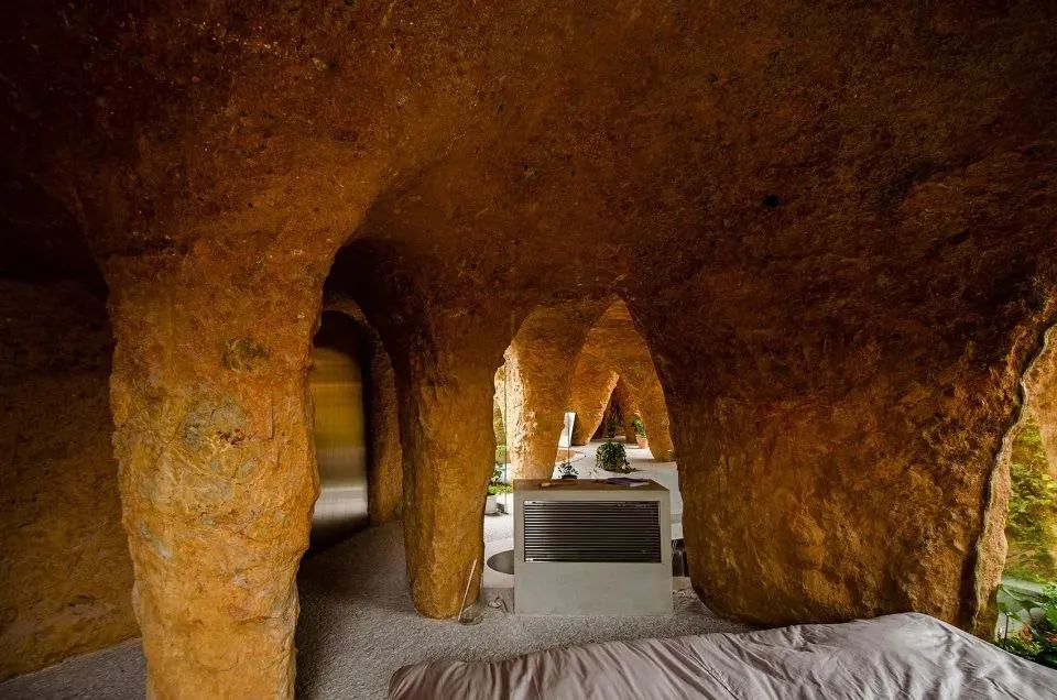 用考古的方式，挖出一座房子(图23)