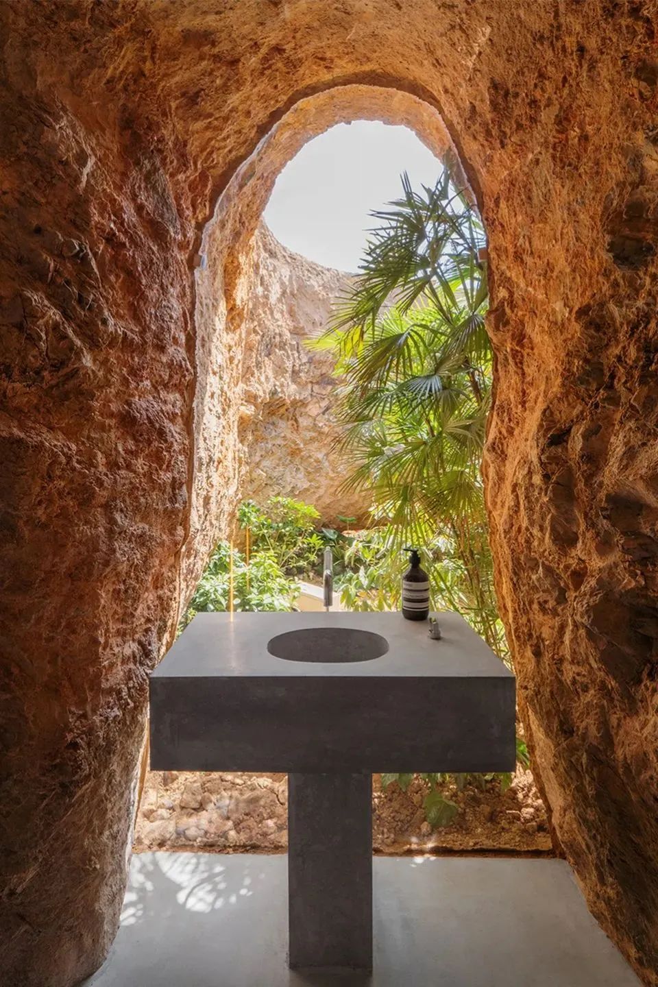 用考古的方式，挖出一座房子(图26)