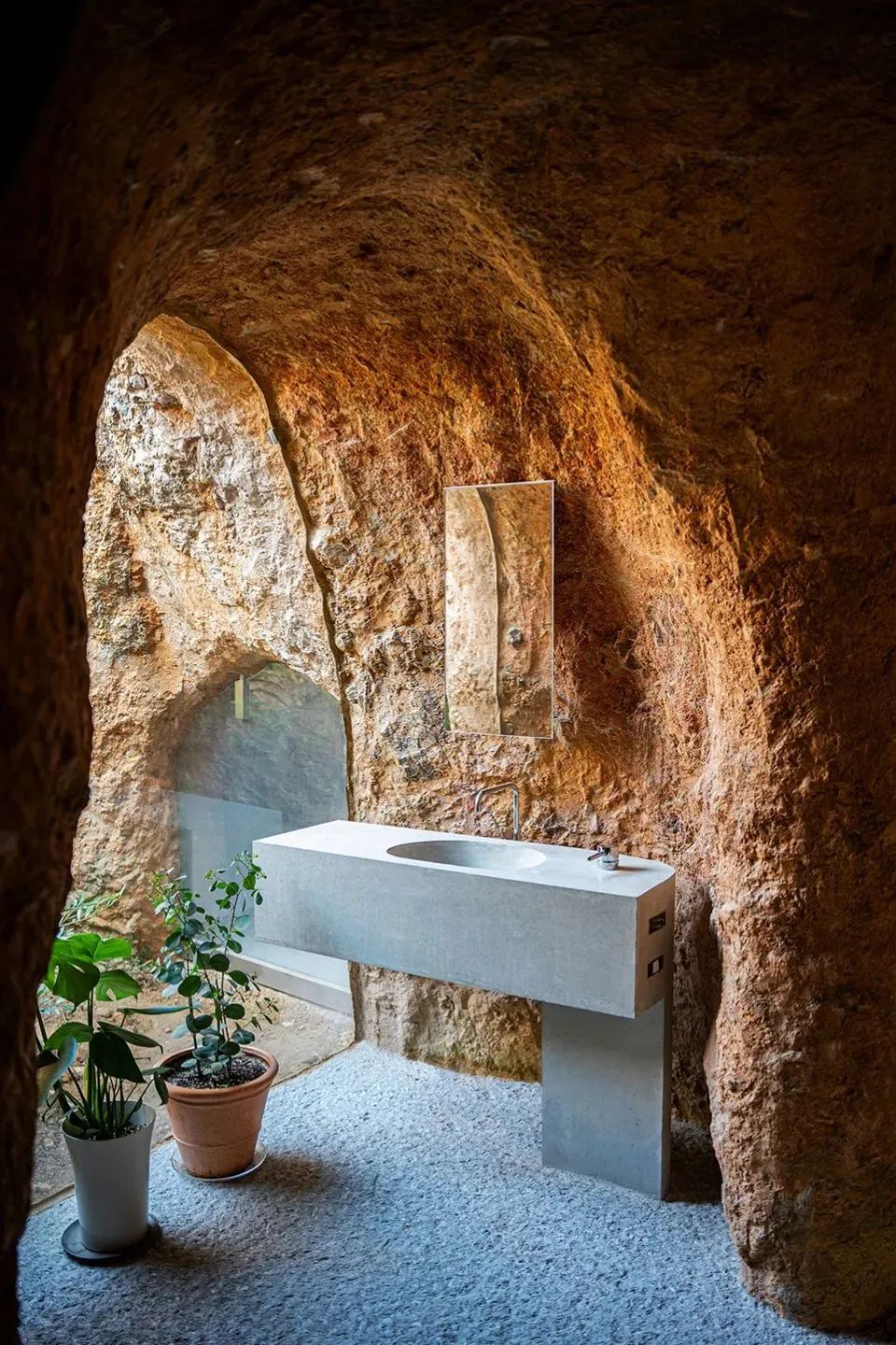 用考古的方式，挖出一座房子(图27)