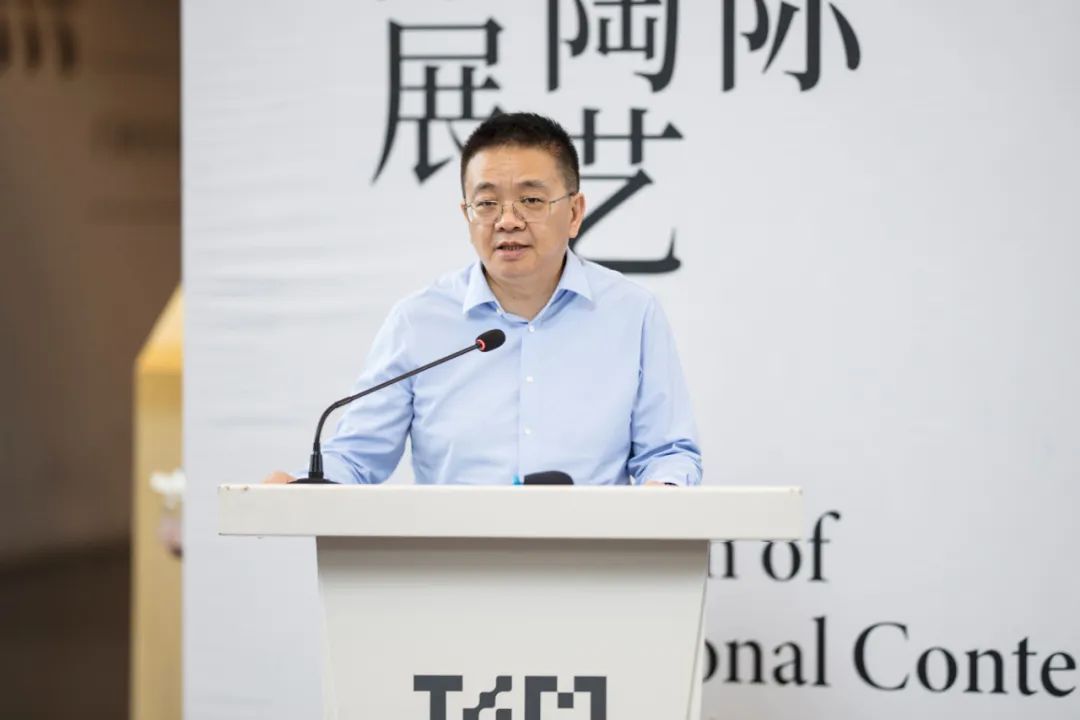 开幕 | “凝固的韵律：国际当代陶艺作品展”盛夏呈现火泥成器的无言大美(图3)