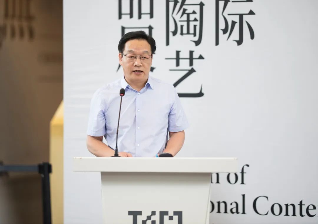 开幕 | “凝固的韵律：国际当代陶艺作品展”盛夏呈现火泥成器的无言大美(图4)
