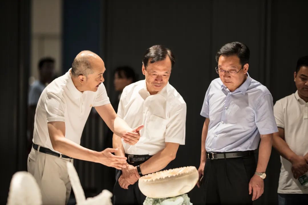 开幕 | “凝固的韵律:国际当代陶艺作品展”盛夏呈现火泥成器的无言大美(图13) 开幕 | “凝固的韵律:国际当代陶艺作品展”盛夏呈现火泥成器的无言大美(图13)