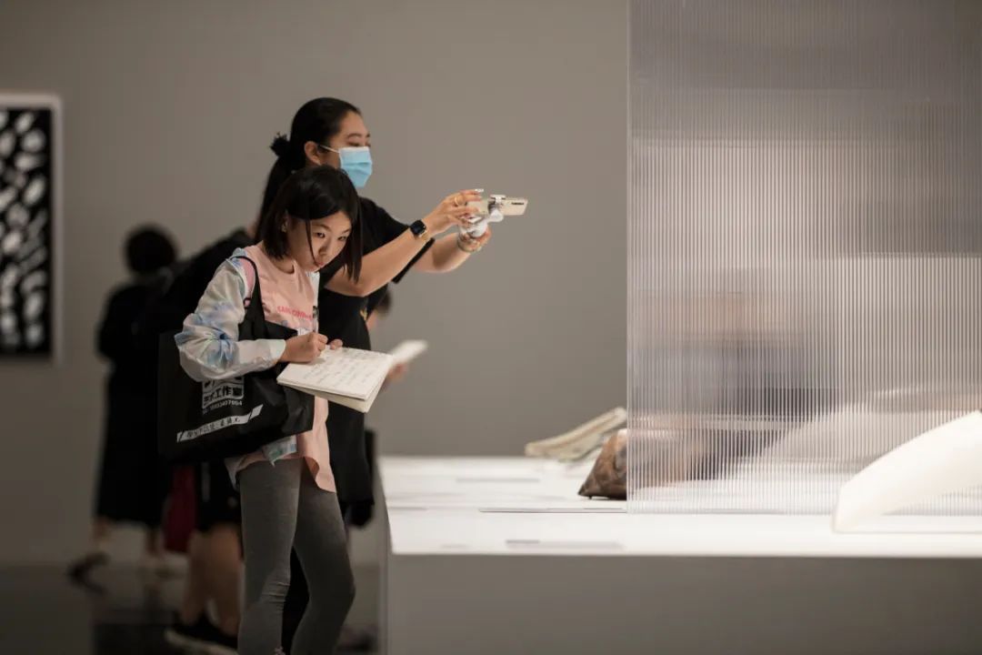 开幕 | “凝固的韵律：国际当代陶艺作品展”盛夏呈现火泥成器的无言大美(图21)