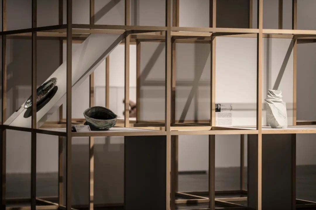 开幕 | “凝固的韵律：国际当代陶艺作品展”盛夏呈现火泥成器的无言大美(图20)