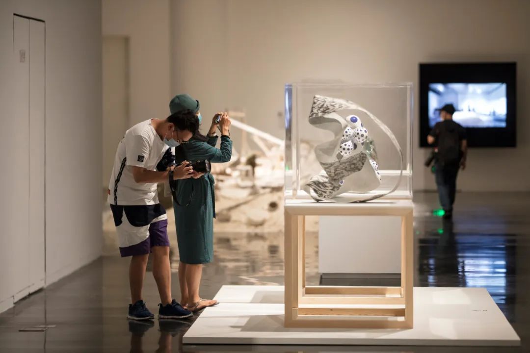 开幕 | “凝固的韵律：国际当代陶艺作品展”盛夏呈现火泥成器的无言大美(图25)