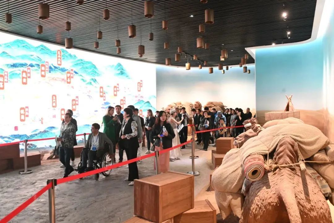 2023年“中国—中亚五国青年新锐设计周”在新疆举办(图7) 2023年“中国—中亚五国青年新锐设计周”在新疆举办(图7)