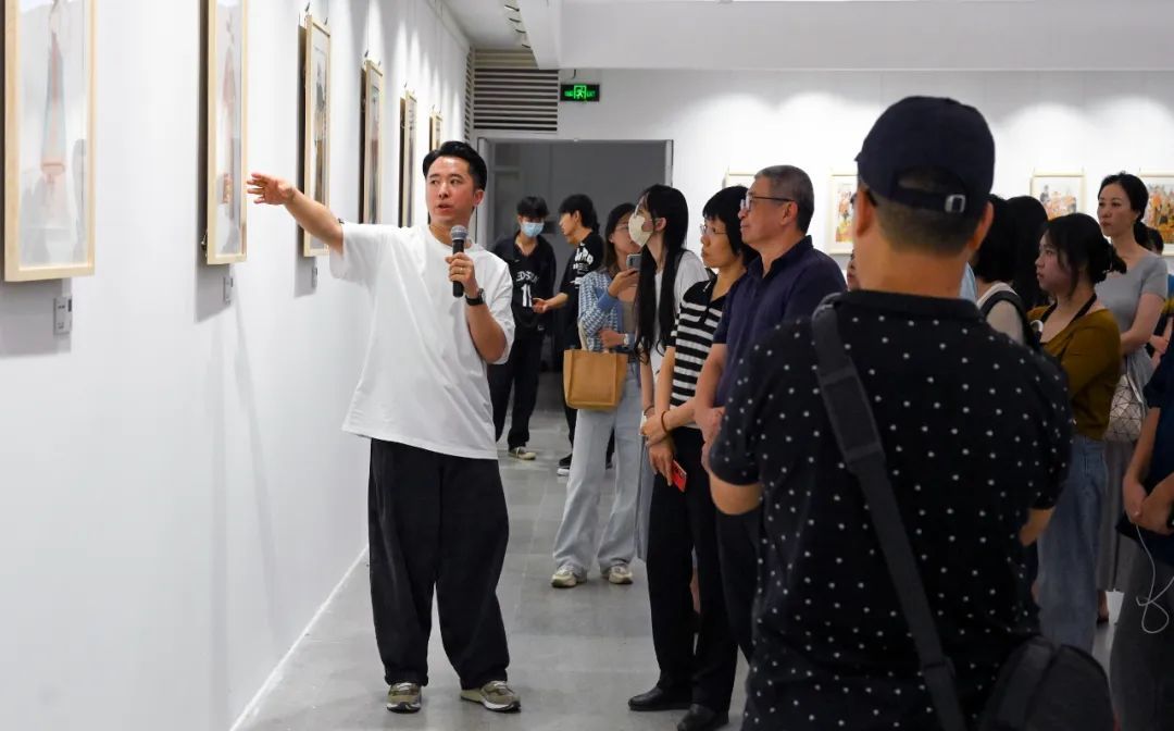 长江艺术与设计学院举办“潮剧衣箱——阿板插画展”(图2)