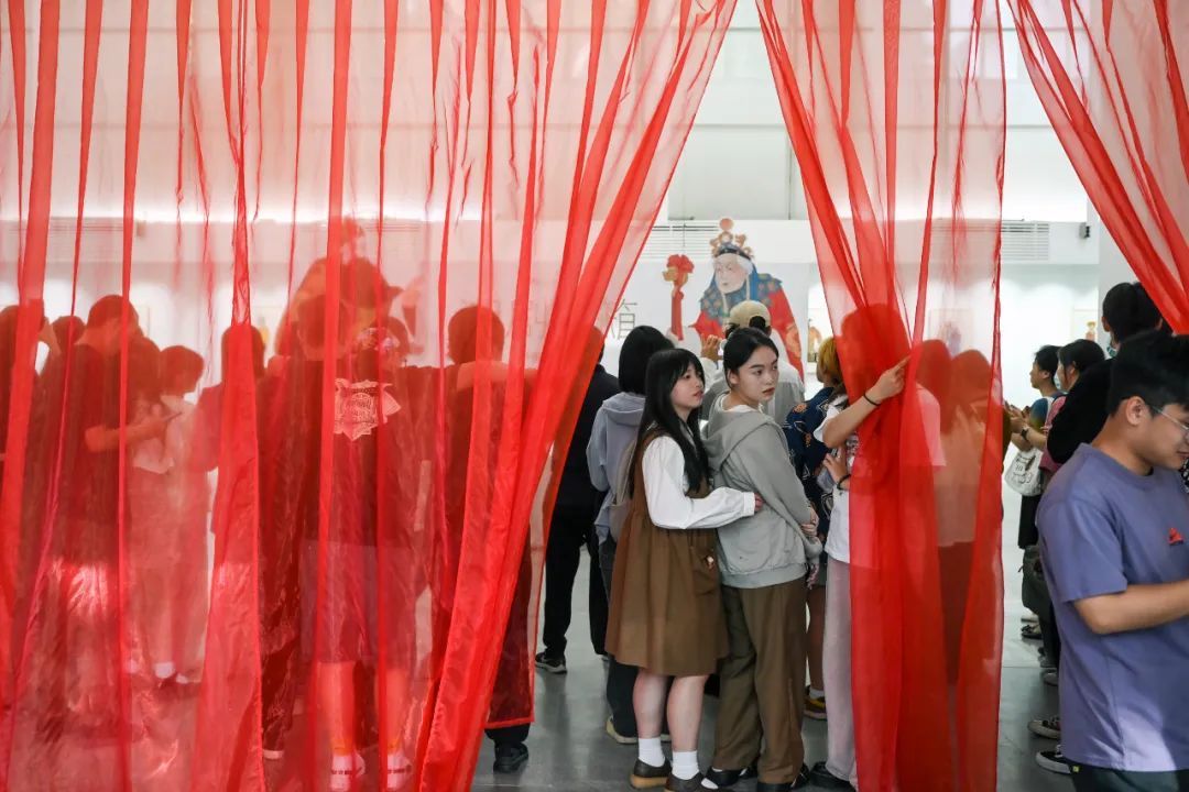 长江艺术与设计学院举办“潮剧衣箱——阿板插画展”(图4)