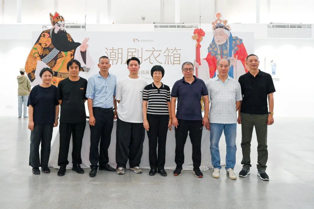 长江艺术与设计学院举办“潮剧衣箱——阿板插画展”(图3)