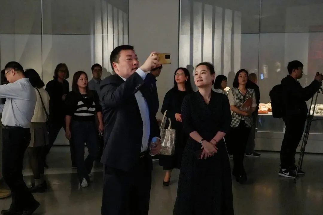 “天下一家”上海国际纸艺术双年展在奉贤博物馆开幕(图5) “天下一家”上海国际纸艺术双年展在奉贤博物馆开幕(图5)