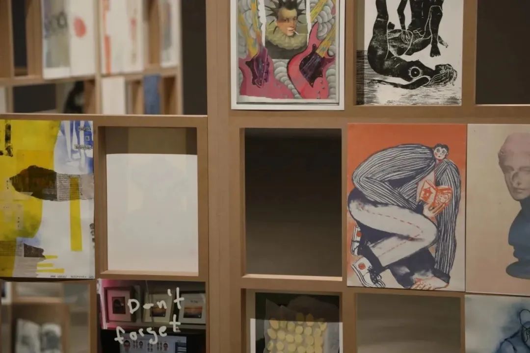 360张A4纸“快题”作业的呈现:中央美院与安特卫普皇家美院学生创作对展(图19) 360张A4纸“快题”作业的呈现:中央美院与安特卫普皇家美院学生创作对展(图19)
