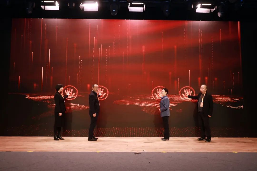 “共融·共创——文化创意设计论坛暨中国民族民间工艺美术家协会文化创意设计专业委员会成立大会”在四川大学艺术学院成功举行(图13) 13.jpg