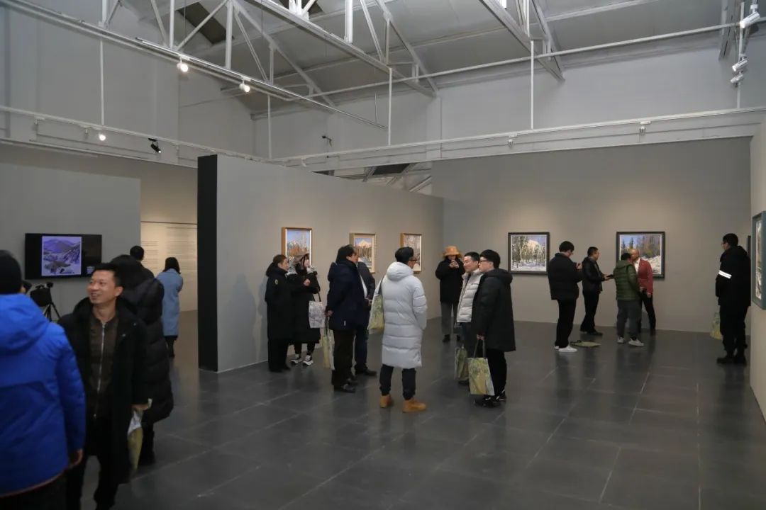 展览丨远景与近景:袁元油画作品展开展(图7) 7.jpg